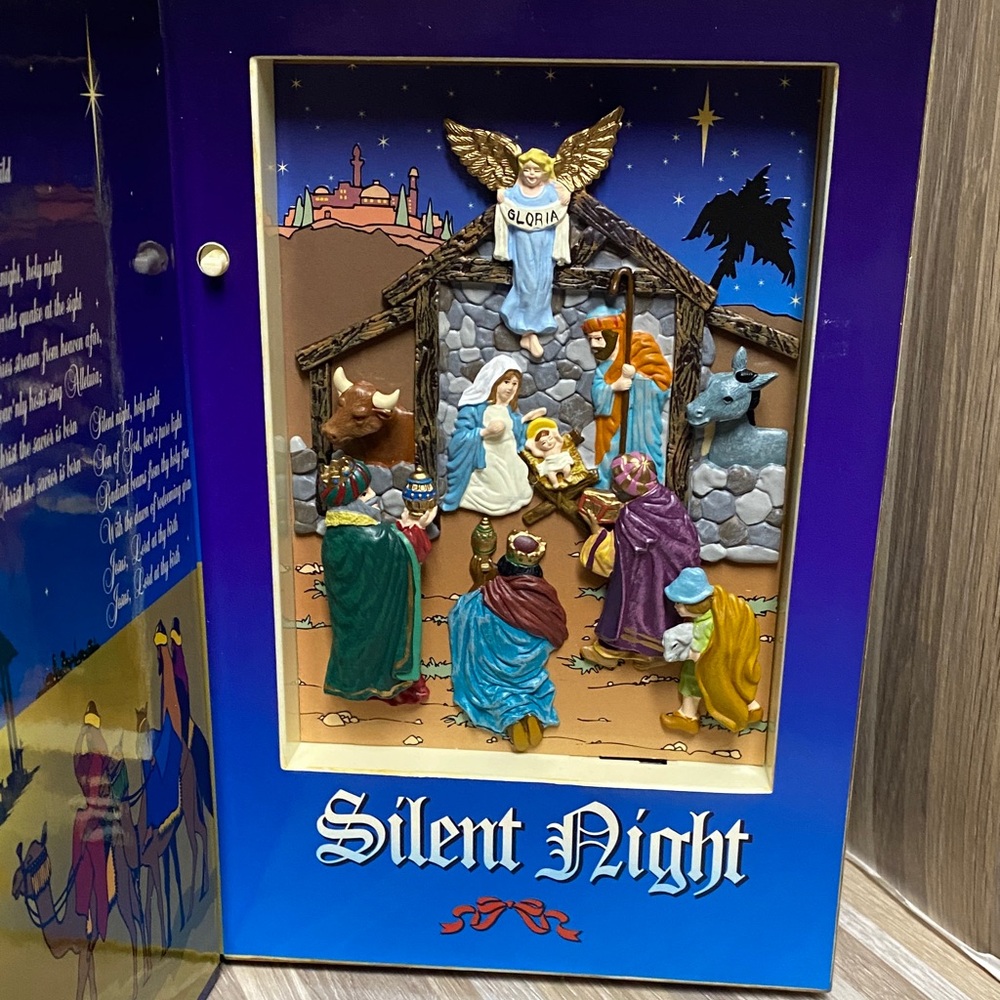Silent Night Nativity Scene Decor Mr Christmas vintage x mas